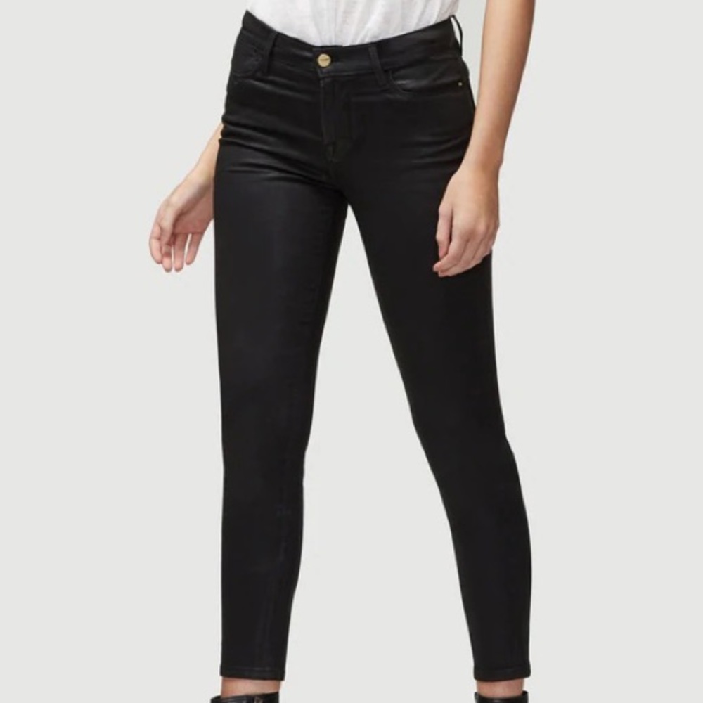 FRAME Denim Le High Skinny in Noire Coated